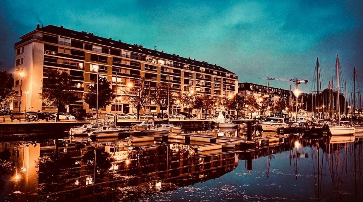 Belle Lumineux Avec Balcon Plein Centre .